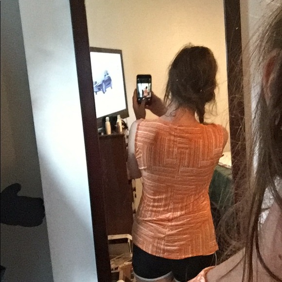 ! BR orange/white pattern sleeveless blouse - Picture 3 of 7